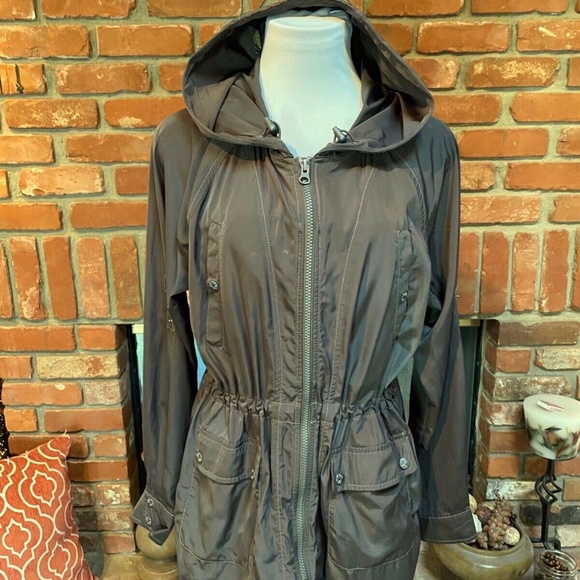 ATHLETA Waterproof L Anorak Jacket MSRP $2… - Picture 7 of 9